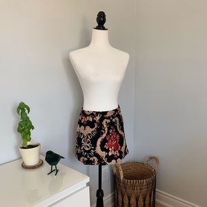 Embroidered mini skirt